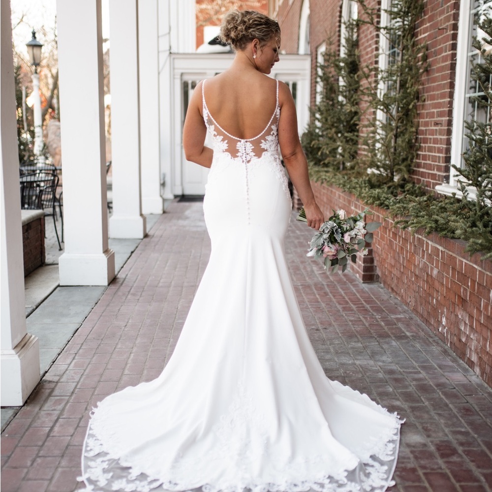 Wedding Dress Size: 12 Maggie Sottero: “Nikki”